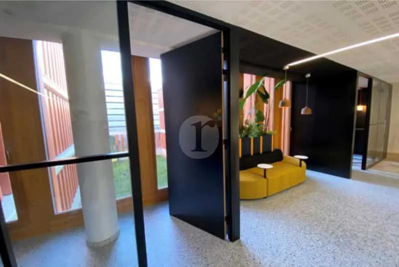 Office in Lille for lease - Interior Photo - Image 2 of 6