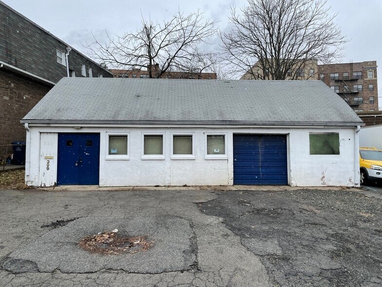 399 Dewolf Plz, Hackensack, NJ 07601