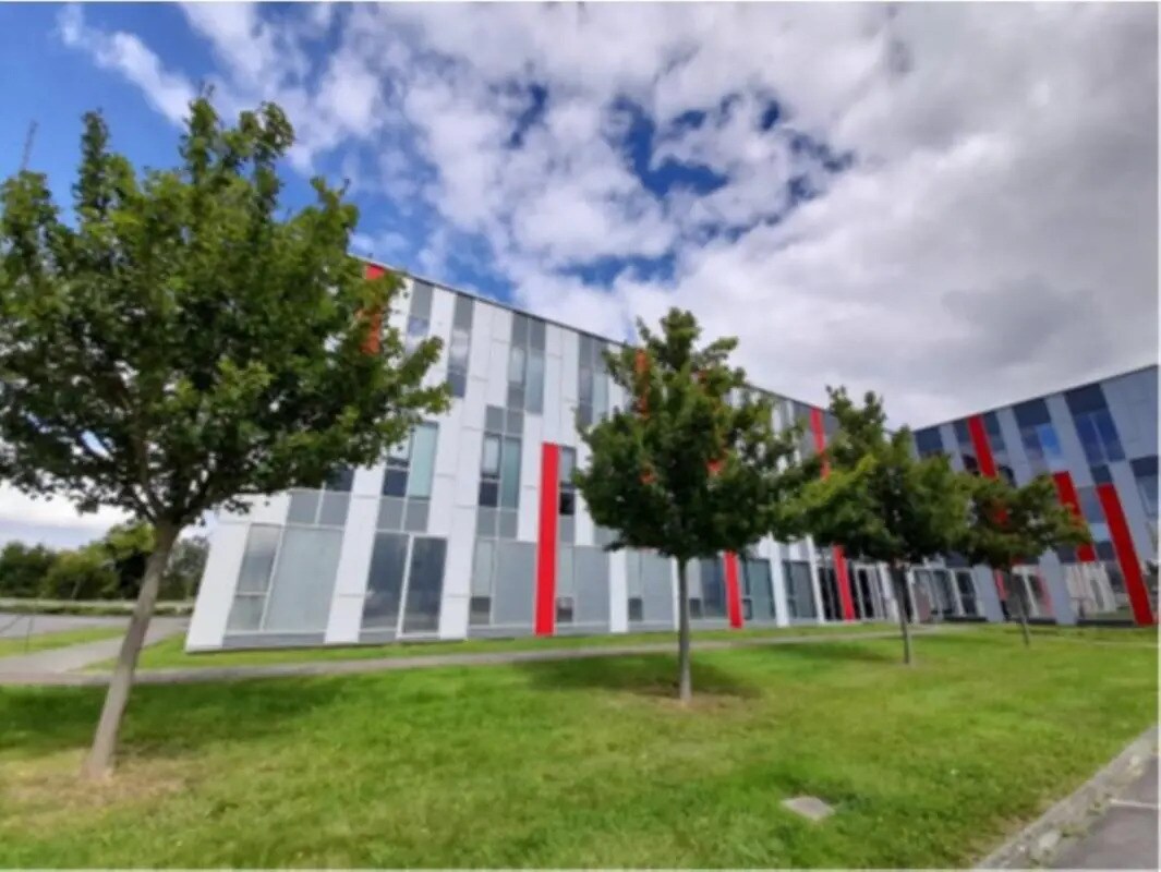 Office in Vern-sur-Seiche for lease Building Photo- Image 1 of 10