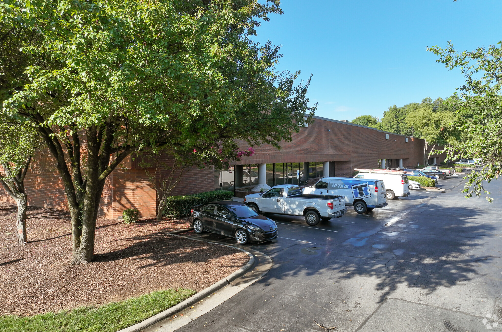 2233 Interstate North Dr, Charlotte, NC for lease Building Photo- Image 1 of 6