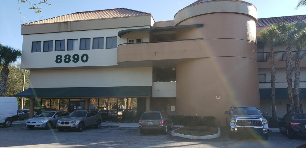 8890 W Oakland Park Blvd, Sunrise, FL for lease - Building Photo - Image 2 of 15