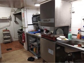 Retail in Barcelona, Barcelona for lease Interior Photo- Image 1 of 1