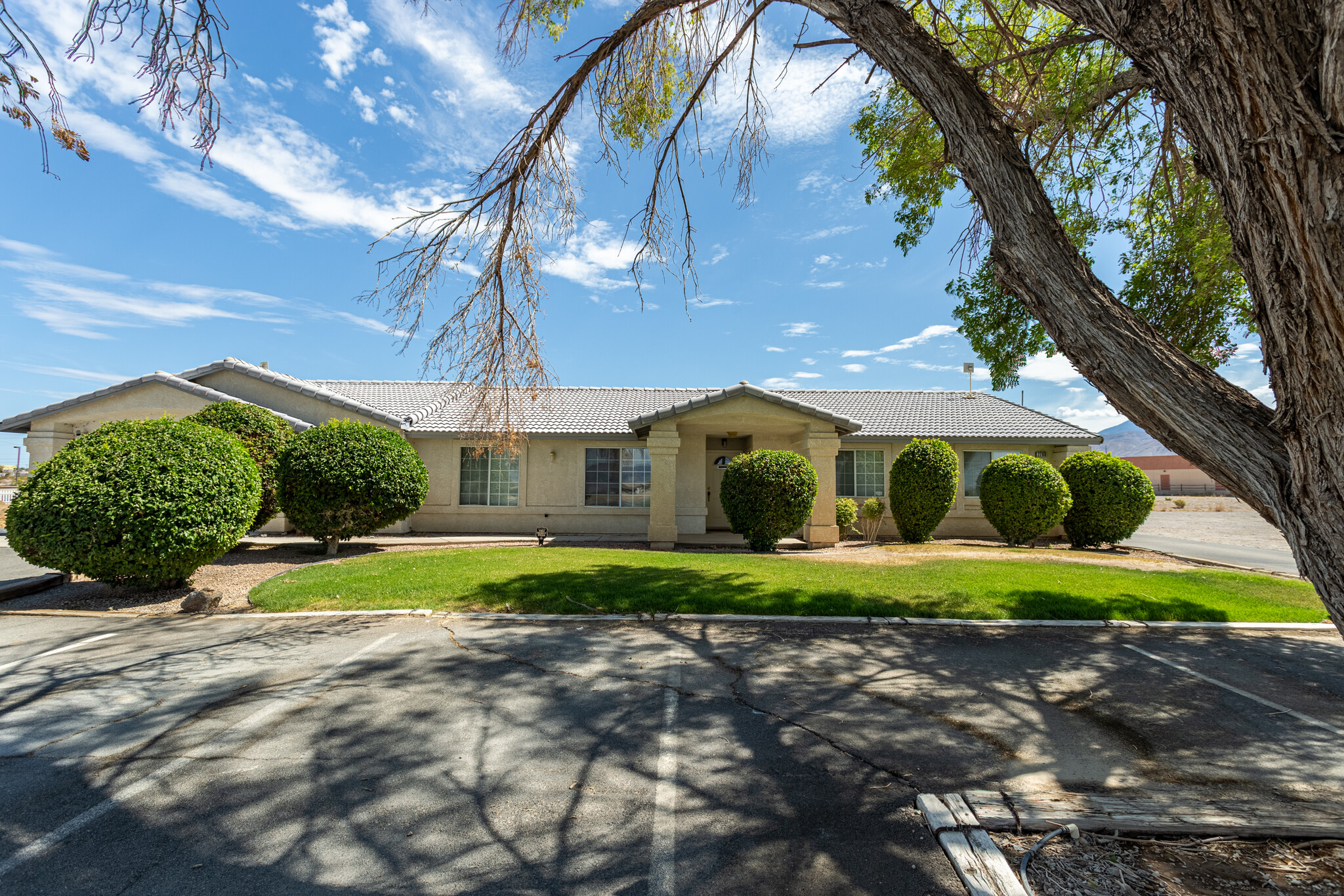 2280 E Calvada Blvd, Pahrump, NV for lease Primary Photo- Image 1 of 20