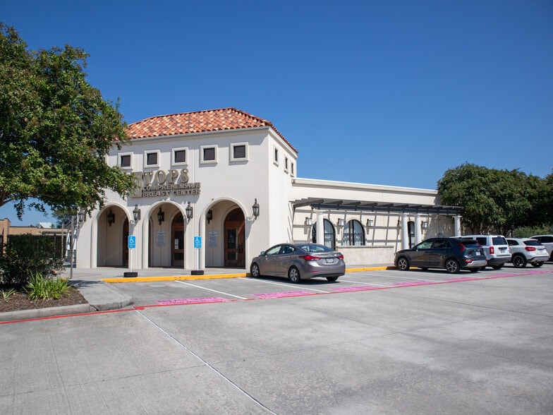 17030 Red Oak Dr, Houston, TX for sale - Building Photo - Image 2 of 6