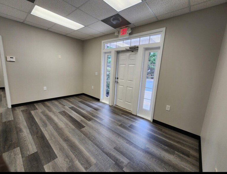 368 W Pike St, Lawrenceville, GA for lease - Interior Photo - Image 3 of 12