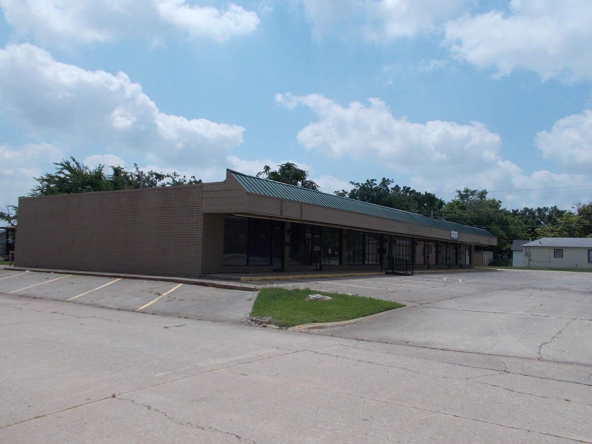 211 S 4th St, Yukon, OK for sale Primary Photo- Image 1 of 6