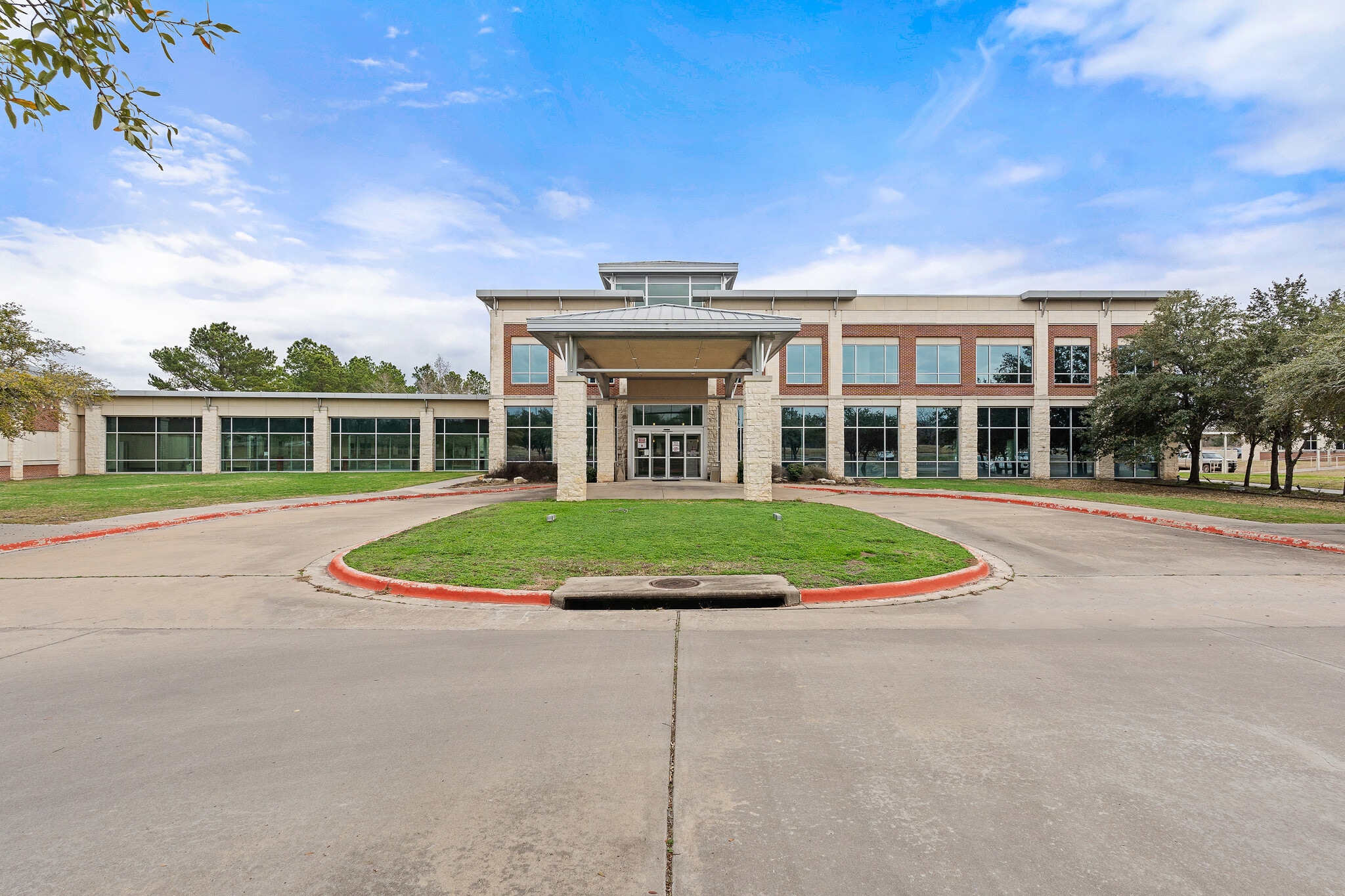 1 Saint Mark's Pl, La Grange, TX for sale Building Photo- Image 1 of 1