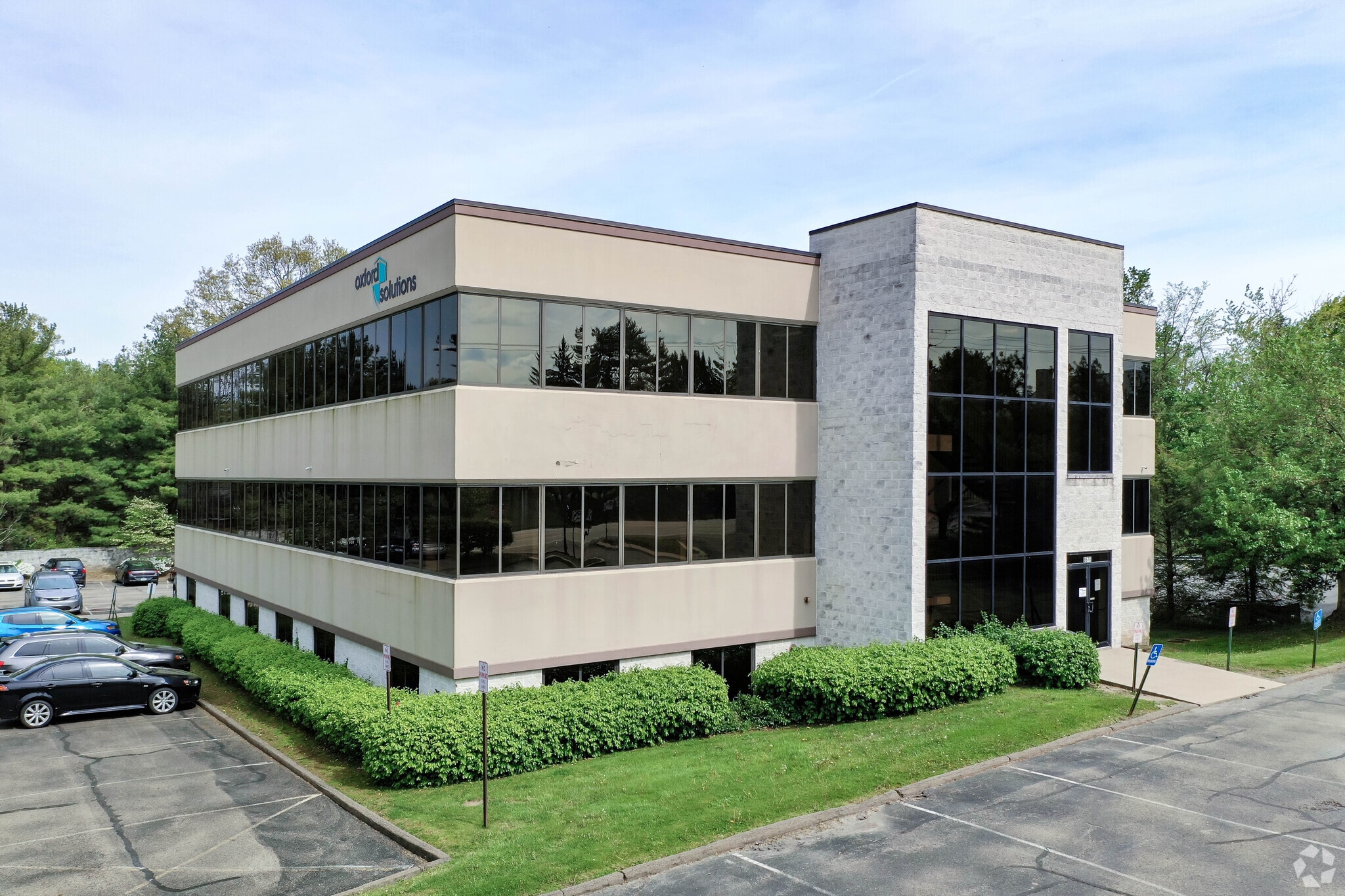 9576 Perry Hwy, Pittsburgh, PA for lease Primary Photo- Image 1 of 19
