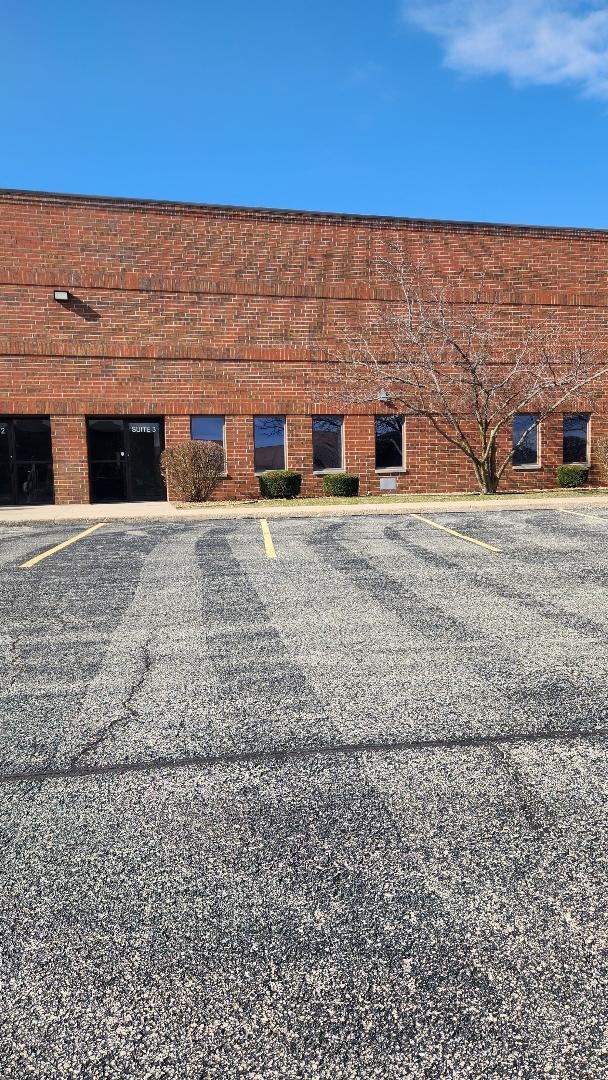 1012 Airpark Dr, Sugar Grove, IL for lease Building Photo- Image 1 of 12