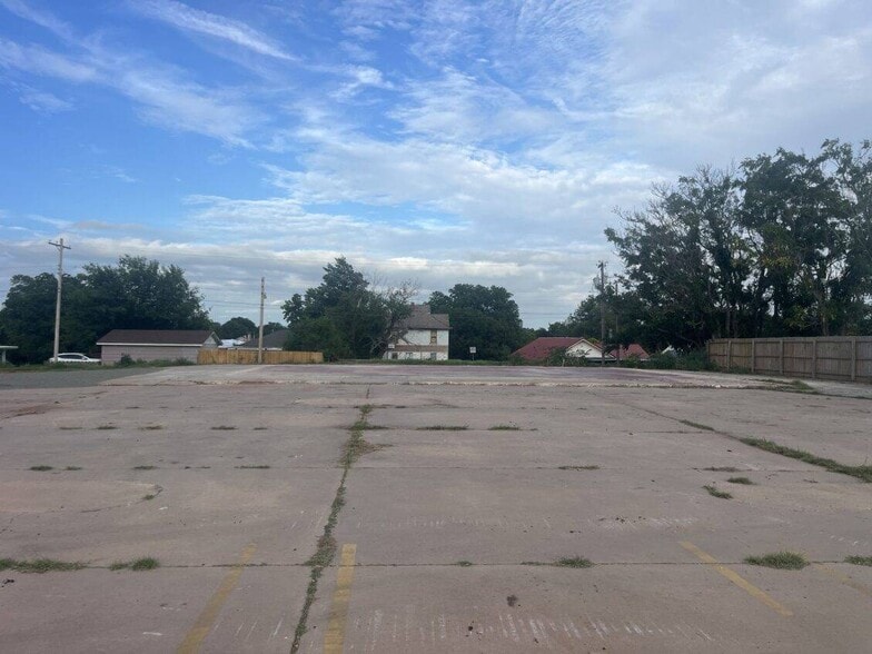 714 N 4th St, Sayre, OK for sale - Aerial - Image 3 of 4