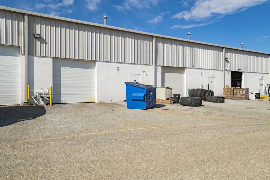 100-110 Carson Dr, Bear, DE for lease - Building Photo - Image 3 of 15