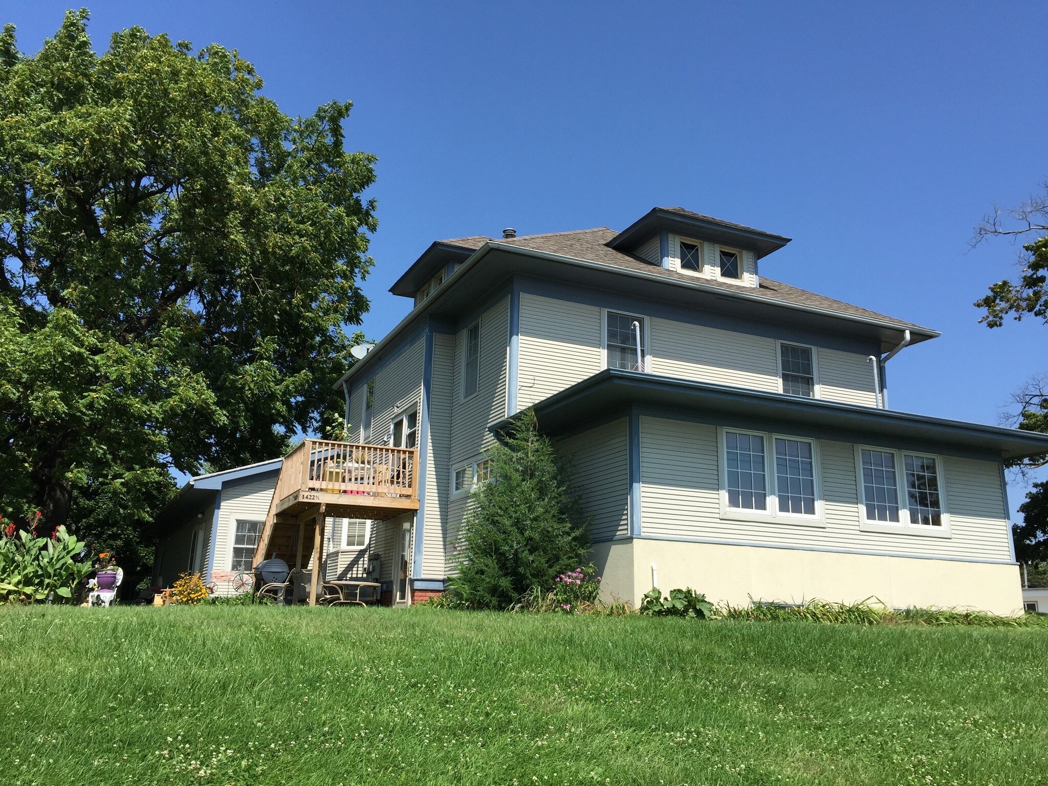 1422 1st Ave E, Newton, IA for sale Primary Photo- Image 1 of 1