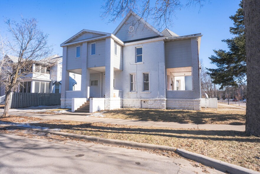 239 8th St, La Crosse, WI for sale - Primary Photo - Image 1 of 1