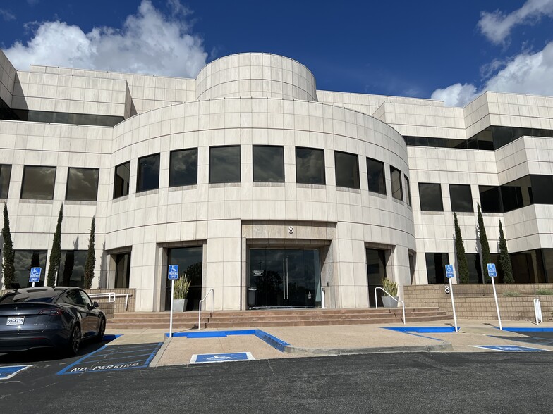 8 Corporate Park, Irvine, CA for lease - Building Photo - Image 1 of 7