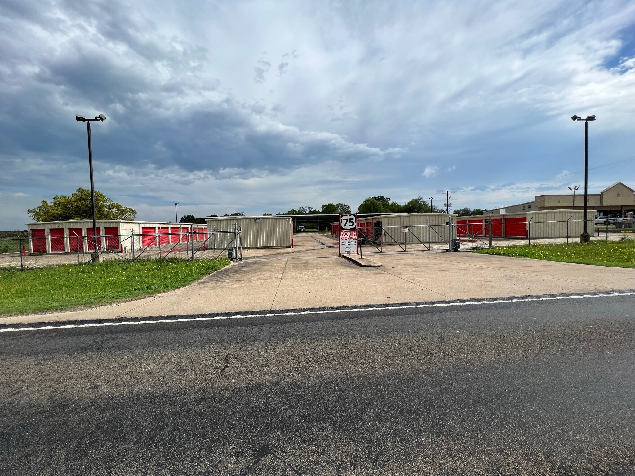 1756 TX-75, Huntsville, TX for sale Primary Photo- Image 1 of 1