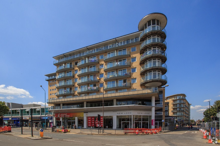 High St, Feltham for lease - Building Photo - Image 1 of 1