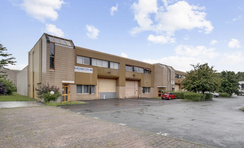 Flex in Lognes for lease - Building Photo - Image 1 of 4