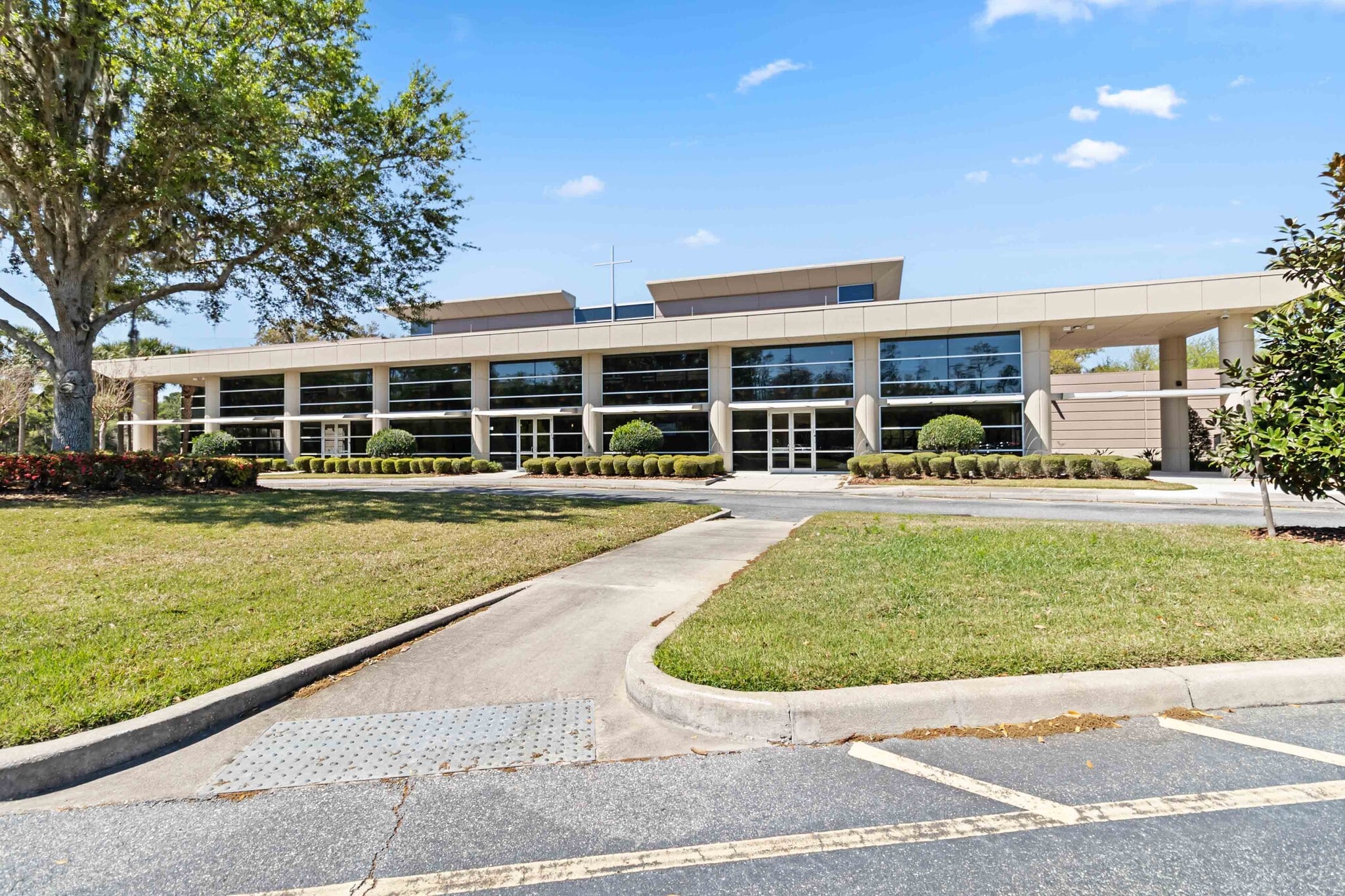 11002 Lake Hart Dr, Orlando, FL for lease Primary Photo- Image 1 of 75