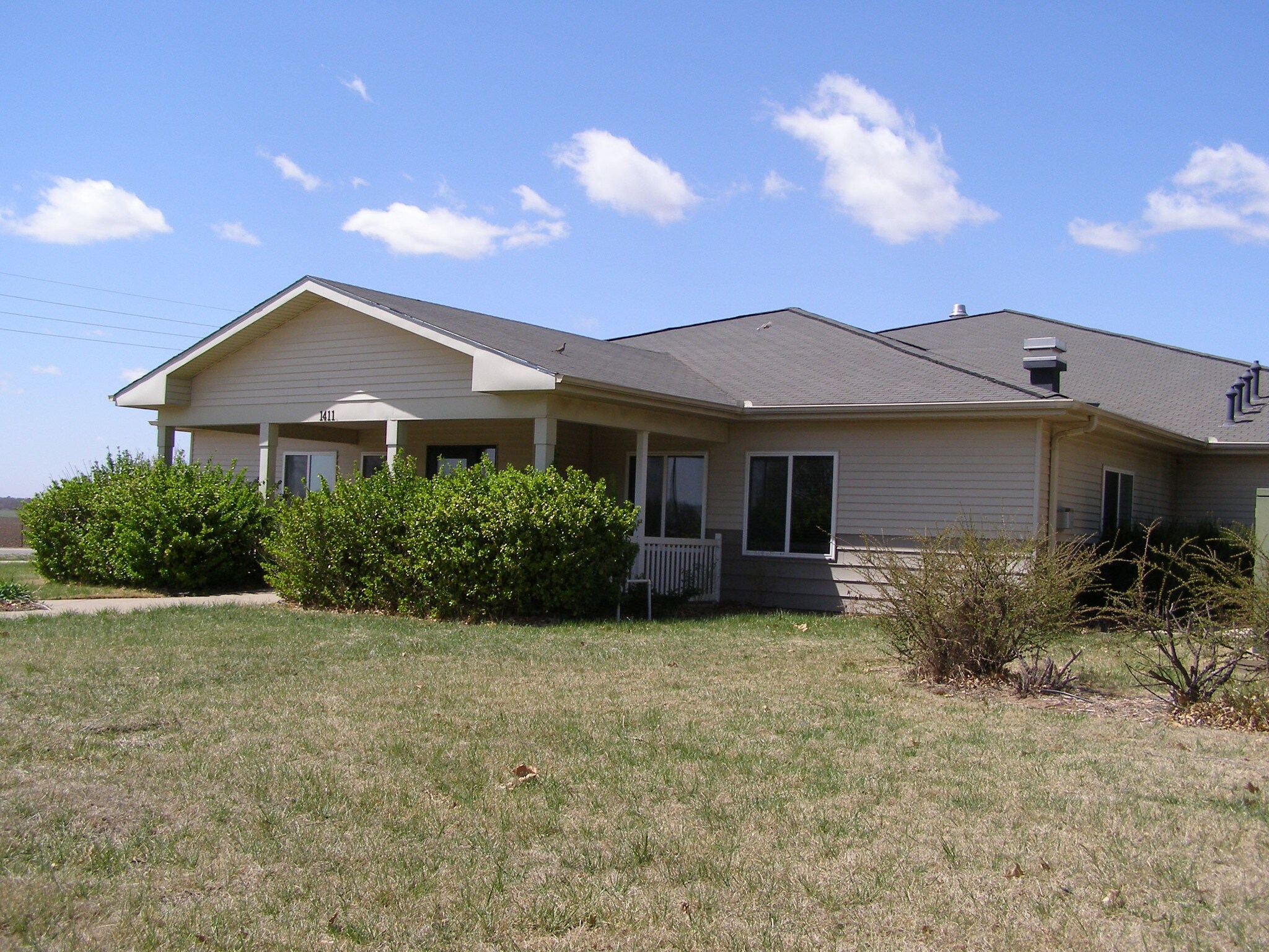 1411 S Douglas Ave, Lyons, KS 67554