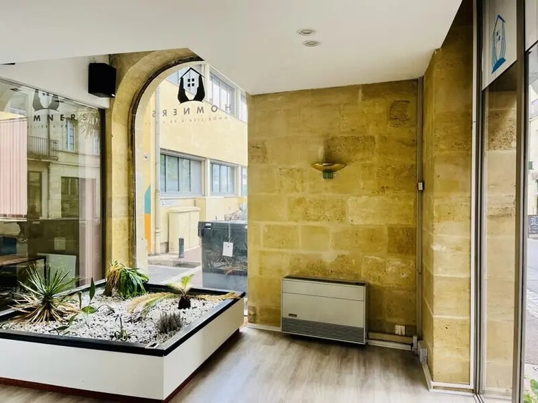Retail in Bordeaux for lease - Interior Photo - Image 3 of 6