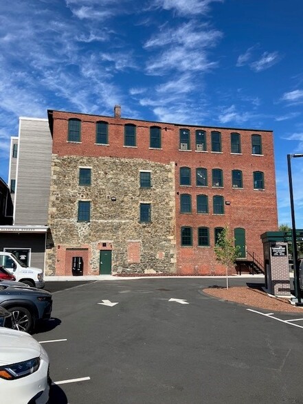 60 Fletcher St, Lowell, MA for lease - Building Photo - Image 2 of 5