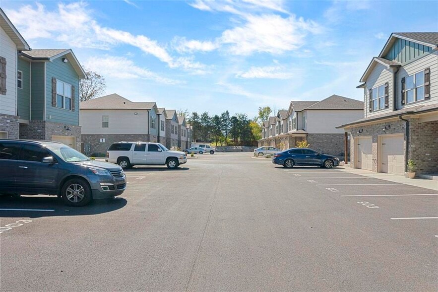 721 Plano Rd, Bowling Green, KY for sale - Building Photo - Image 2 of 14