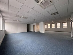 Office in Montreuil for sale Interior Photo- Image 2 of 8