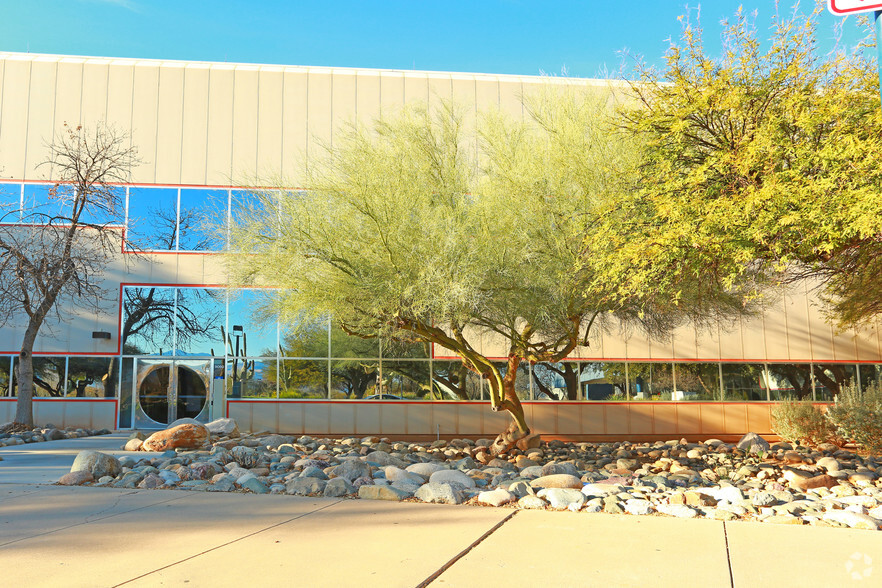 9060 S Rita Rd, Tucson, AZ for lease - Building Photo - Image 1 of 8