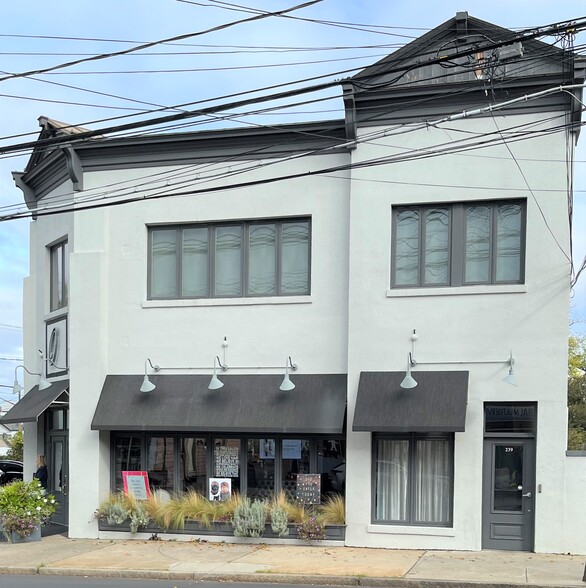 239 Mill St, Greenwich, CT for lease - Building Photo - Image 3 of 20