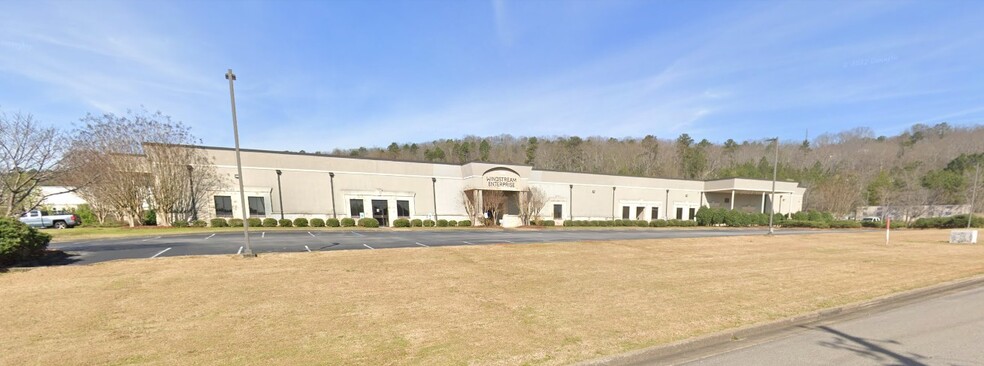 1530 Deltacom Dr, Anniston, AL for sale - Primary Photo - Image 1 of 3