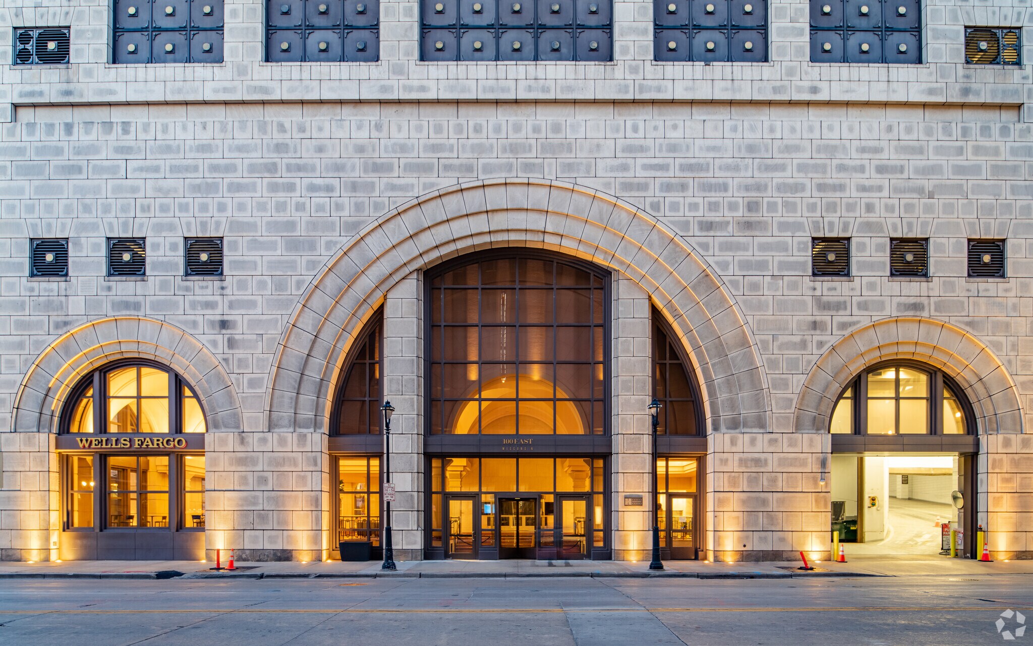 100 E Wisconsin Ave, Milwaukee, WI 53202 The 100 East Building