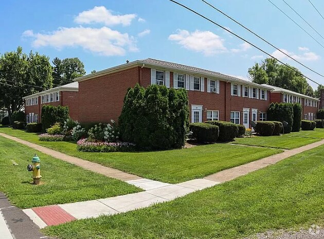 101 E Barnes Ave, Napoleon, OH for sale Primary Photo- Image 1 of 1
