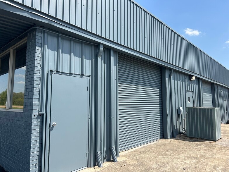 724 Airways Blvd, Jackson, TN for lease - Building Photo - Image 3 of 7
