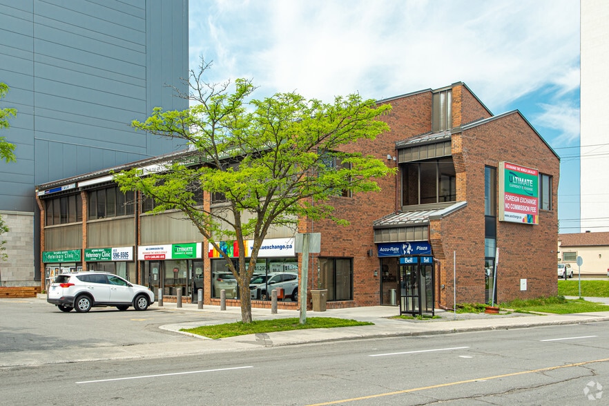 2571 Carling Ave, Ottawa, ON K2B 7H7