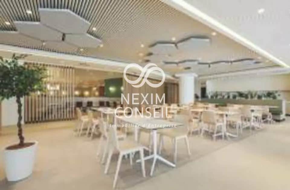 16 Rue Hoche, Puteaux for sale Interior Photo- Image 1 of 4