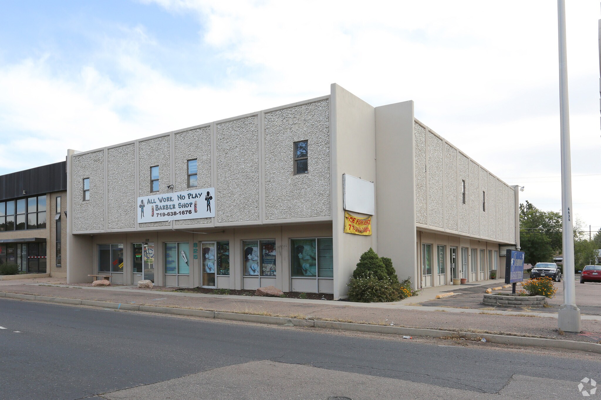 825 N Circle Dr, Colorado Springs, CO for sale Primary Photo- Image 1 of 1
