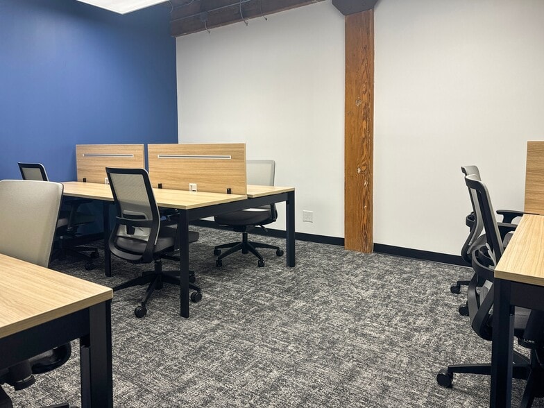 93 Lombard Av, Winnipeg, MB for lease - Interior Photo - Image 3 of 13