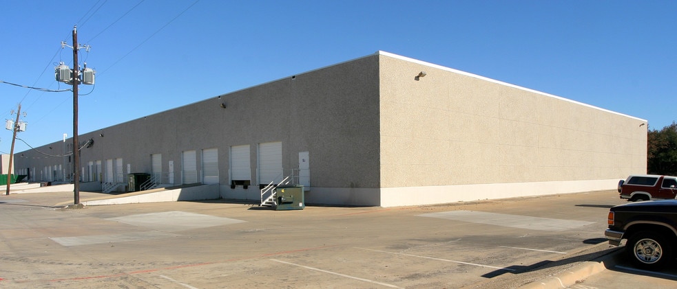 2120 Hutton Dr, Carrollton, TX for lease - Building Photo - Image 2 of 5