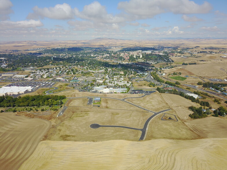 2035 SE Grande Ronde Ct, Pullman, WA for sale - Building Photo - Image 2 of 6