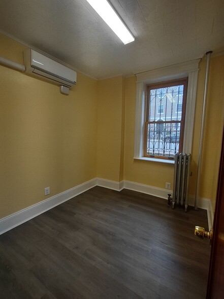 175 Fenimore St, Brooklyn, NY for lease - Interior Photo - Image 3 of 11