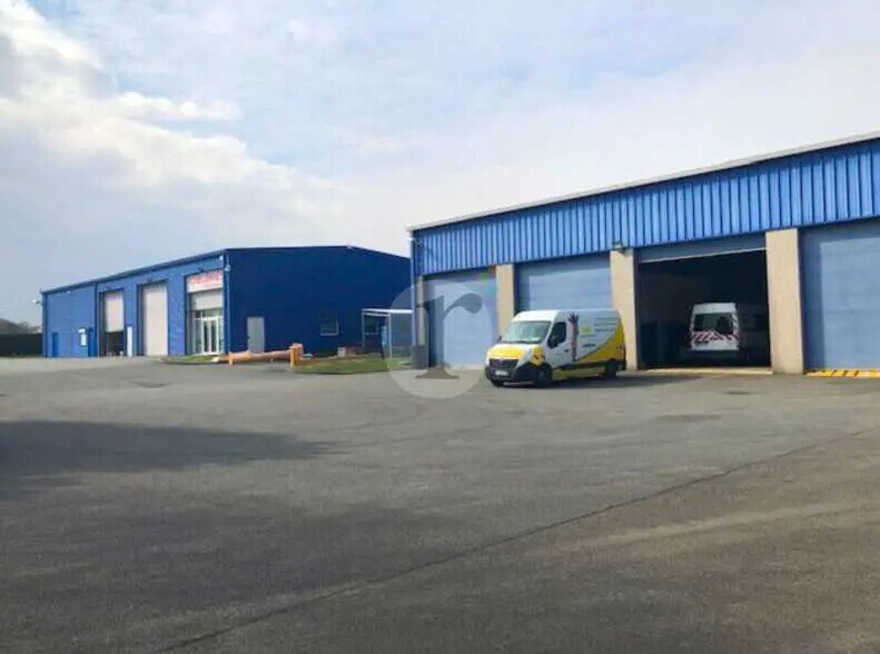 Office in Lens for lease - Building Photo - Image 2 of 4