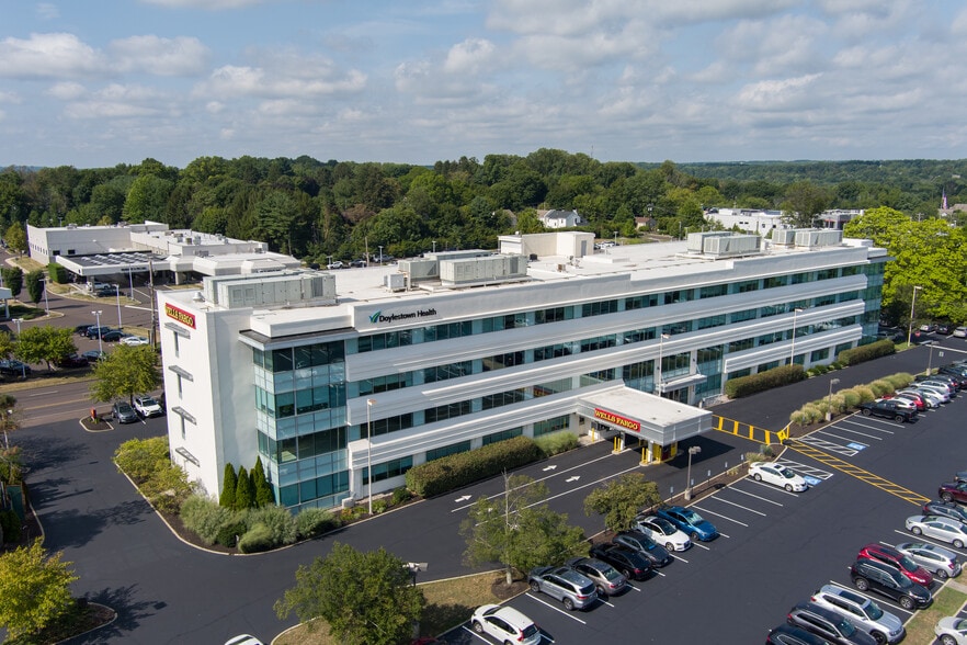 4259 W Swamp Rd, Doylestown, PA for lease - Building Photo - Image 1 of 17