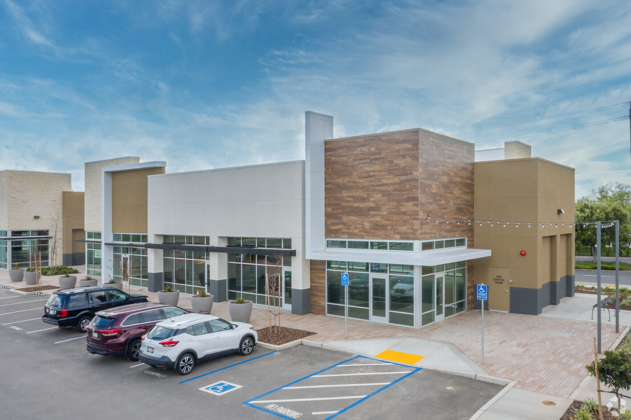 Elk Grove Blvd, Elk Grove, CA for lease Building Photo- Image 1 of 5