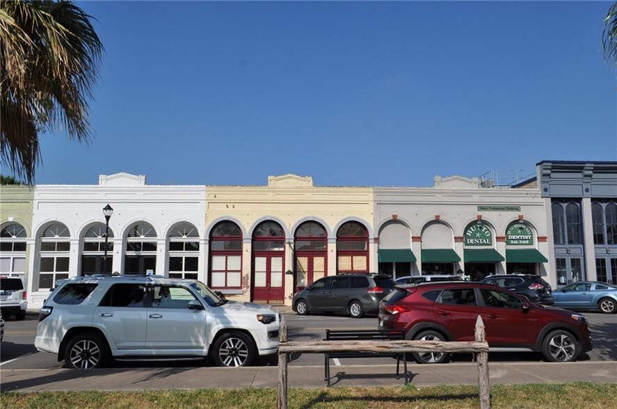 113 East St, Hutto, TX for sale - Building Photo - Image 1 of 1