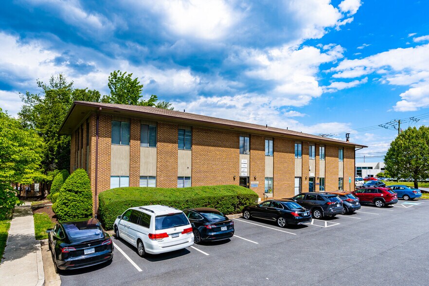 1978-1988 Opitz Blvd, Woodbridge, VA for sale - Primary Photo - Image 1 of 1
