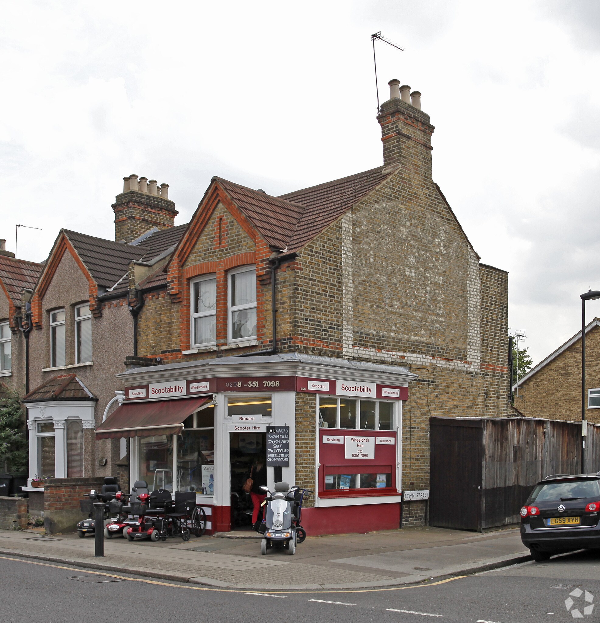 156 Lancaster Rd, Enfield for sale Primary Photo- Image 1 of 1