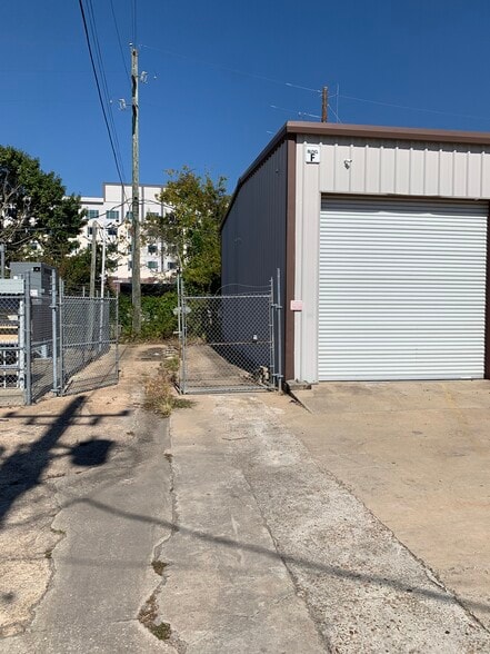 221 Baker Rd, Houston, TX for lease - Building Photo - Image 2 of 5