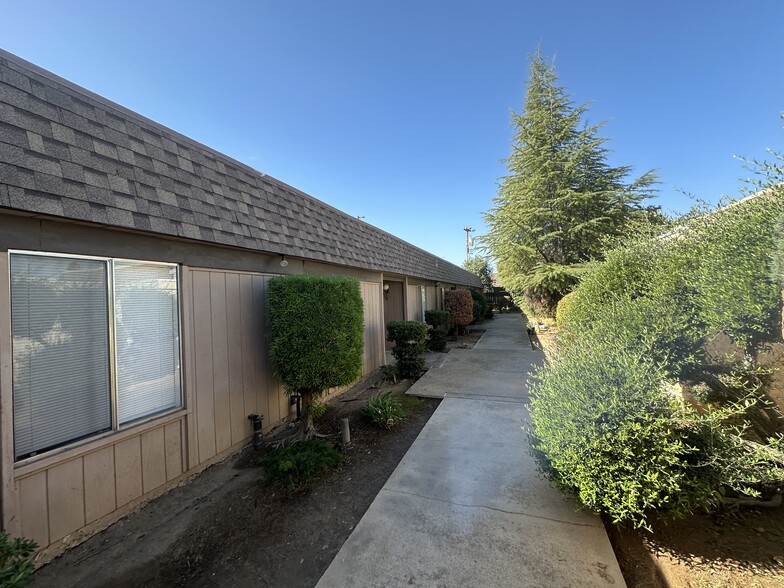 6035 N College Ave, Fresno, CA for sale - Building Photo - Image 3 of 6