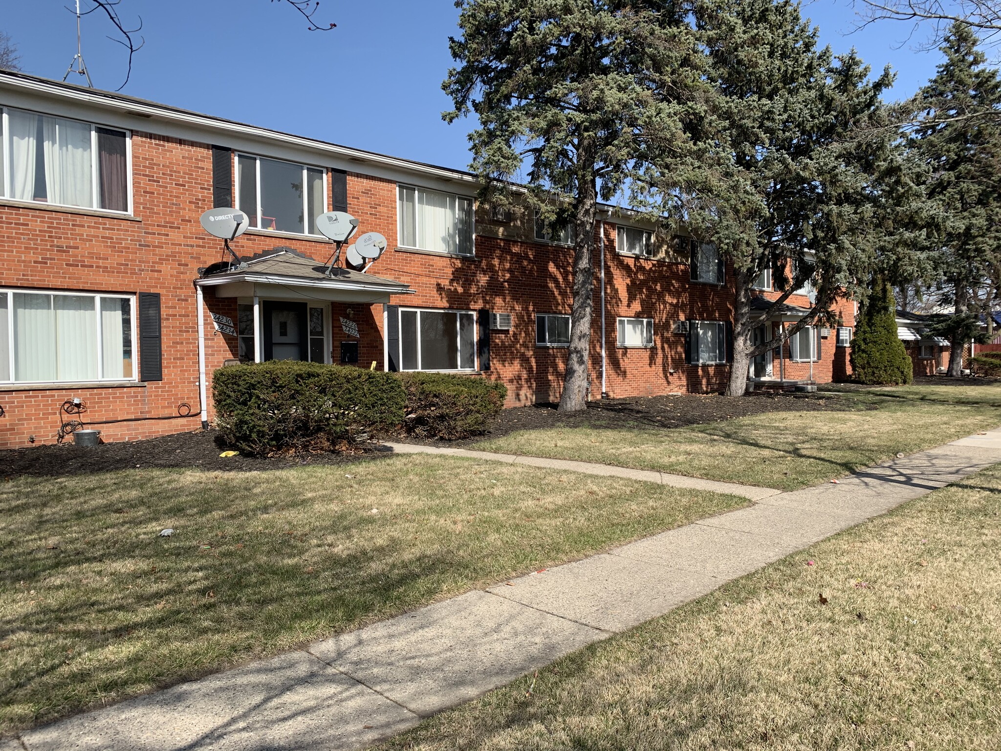 24106-24276 Ann Arbor Trl, Dearborn Heights, MI for sale Building Photo- Image 1 of 1