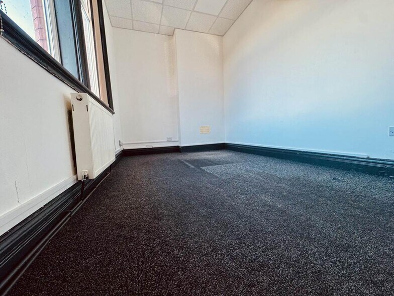 Liverpool Rd, Manchester for lease - Building Photo - Image 2 of 7